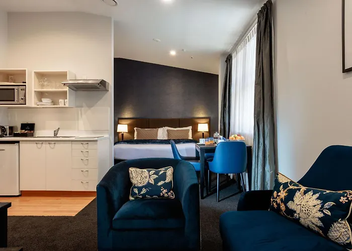 Gilmer Apartment Hotel