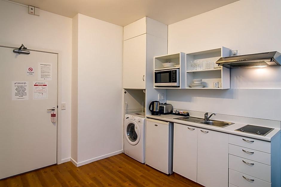 Gilmer Aparthotel